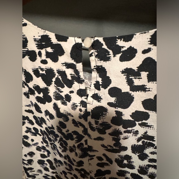 Medium - Merona summer sleeveless blouse with black and white print - Picture 2 of 10